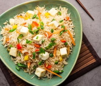 Сыр для жарки с рисом и зеленью