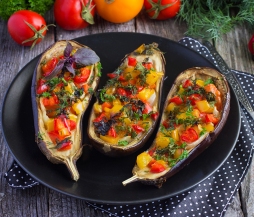 Фаршированные баклажаны с сыром Скаморца